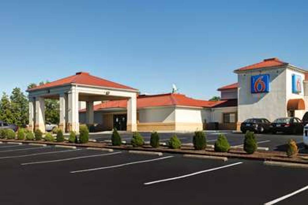 MOTEL 6 SHEPHERDSVILLE KY 7