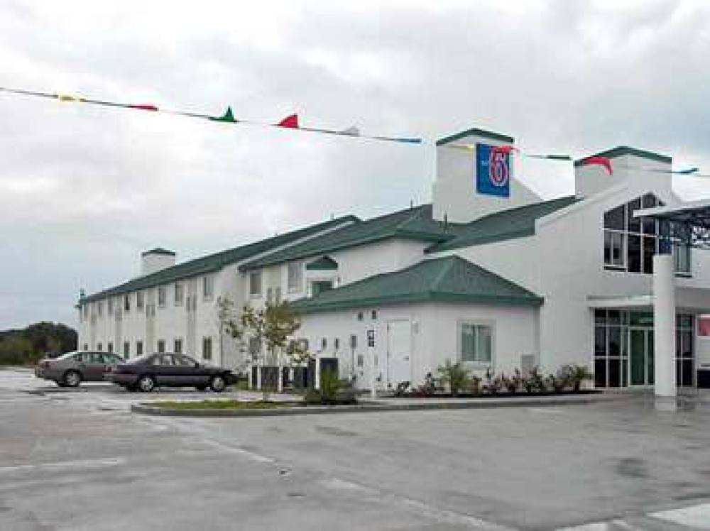 Motel 6 Sinton