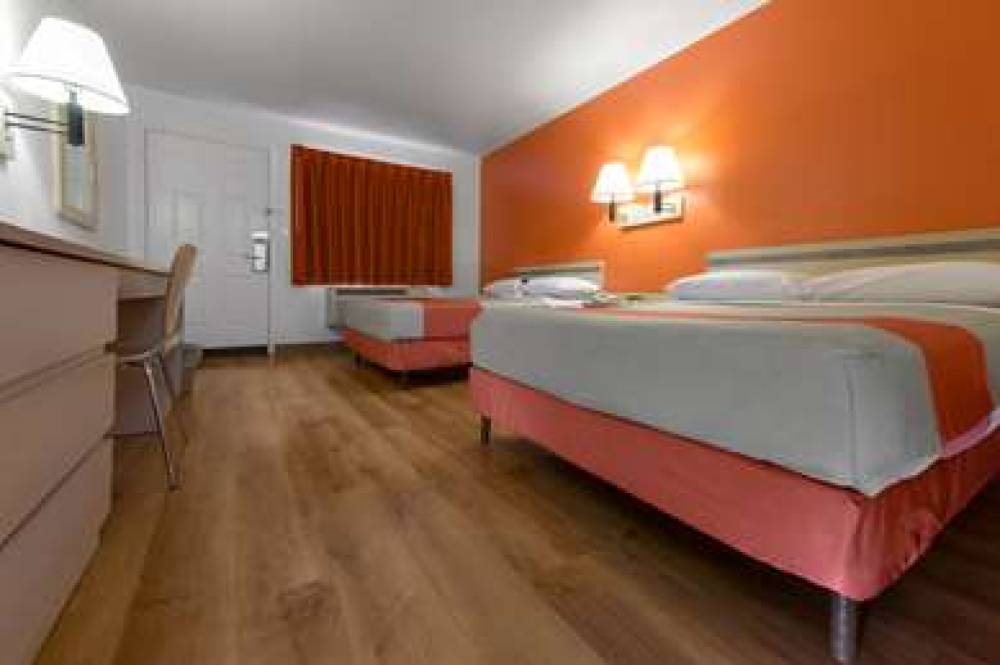 MOTEL 6 ST. JOSEPH 4