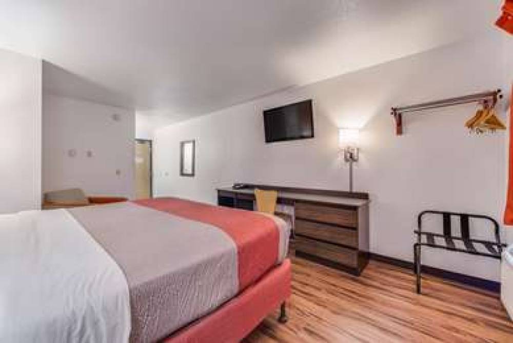 MOTEL 6 ST PAUL I-94 5