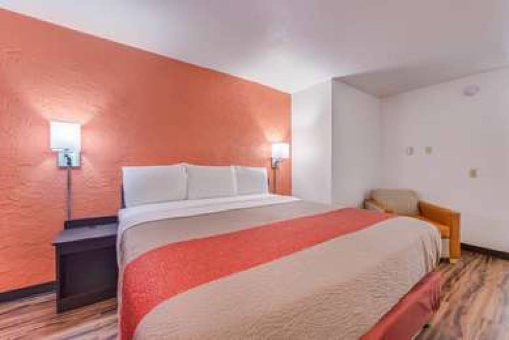 MOTEL 6 ST PAUL I-94 6