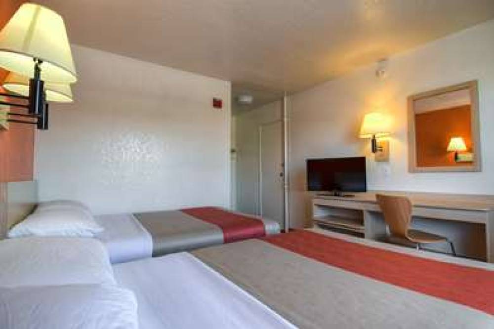 Motel 6 Stanton 7
