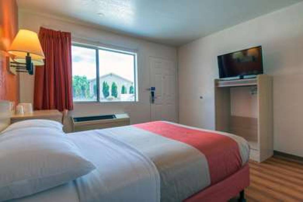 Motel 6 Stanton 10