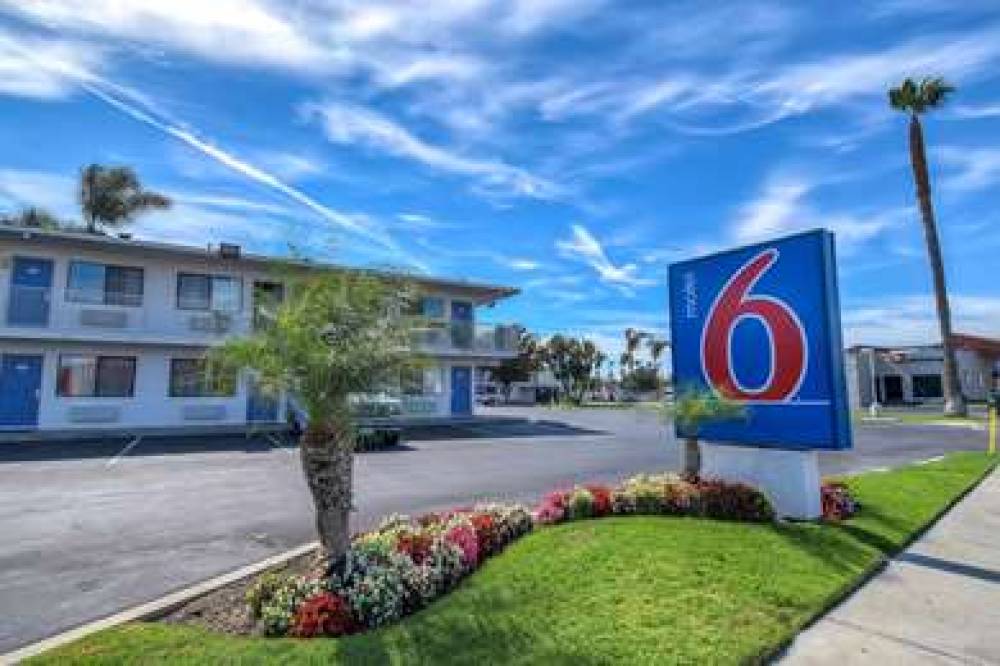 Motel 6 Stanton 3
