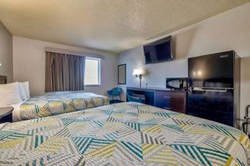 MOTEL 6 STUART IA 1