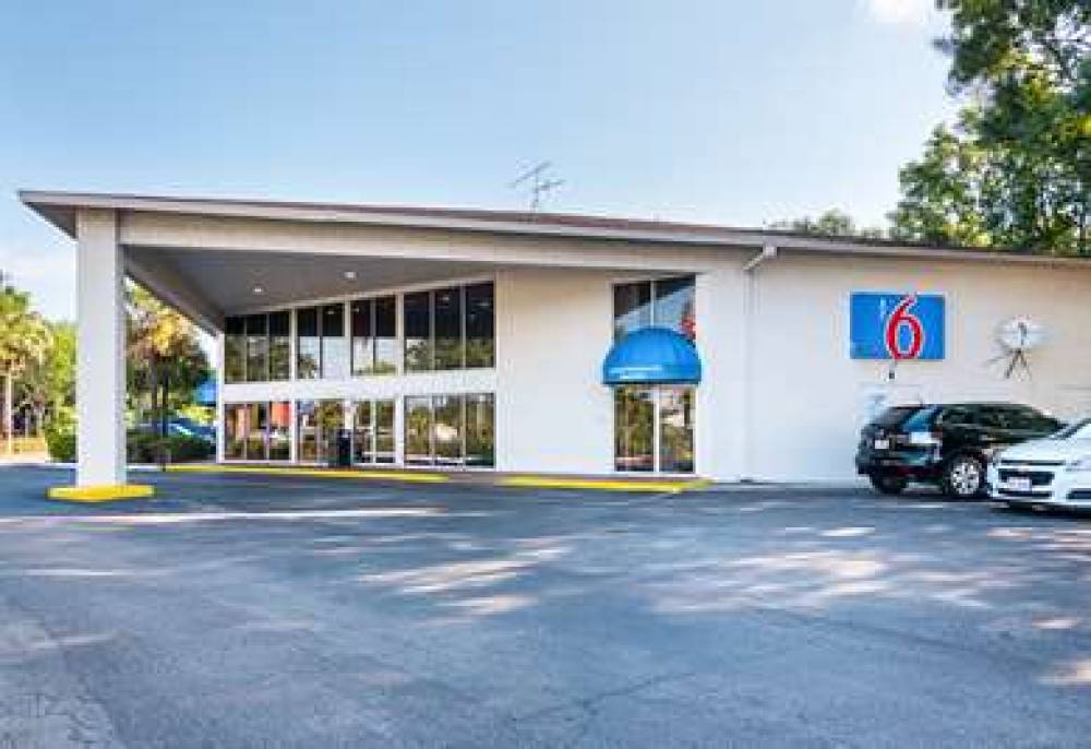 Motel 6 Tampa - Fairgrounds 1