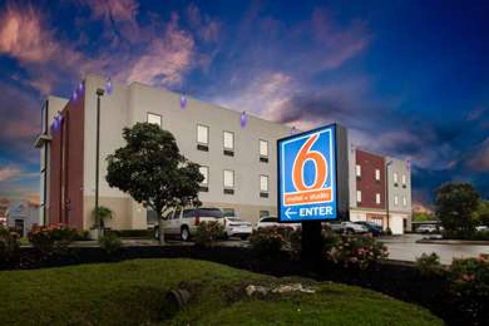 MOTEL 6 TEXAS CITY I-45 SOUTH 1