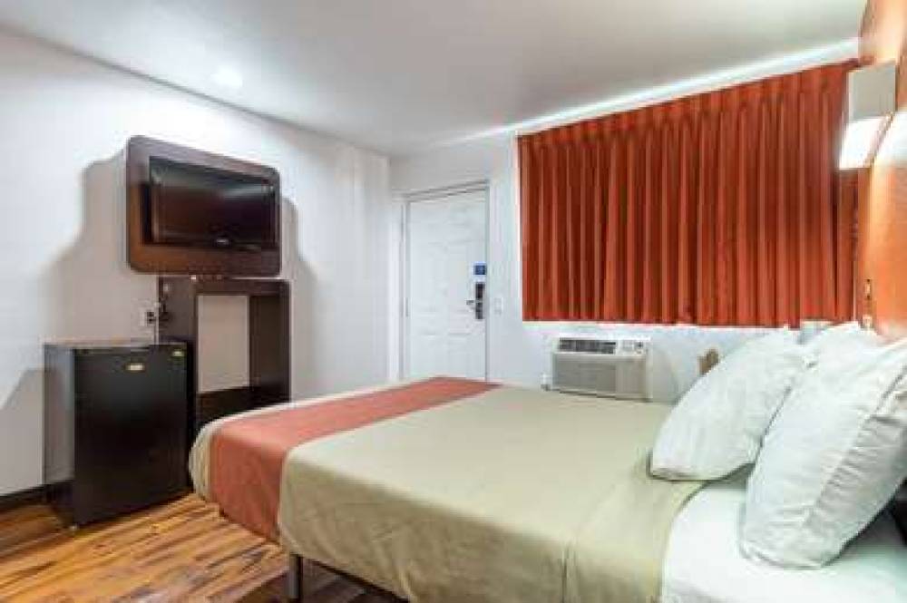 Motel 6 UCR Riverside 7