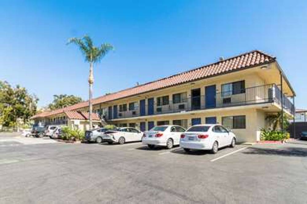 Motel 6 UCR Riverside 1