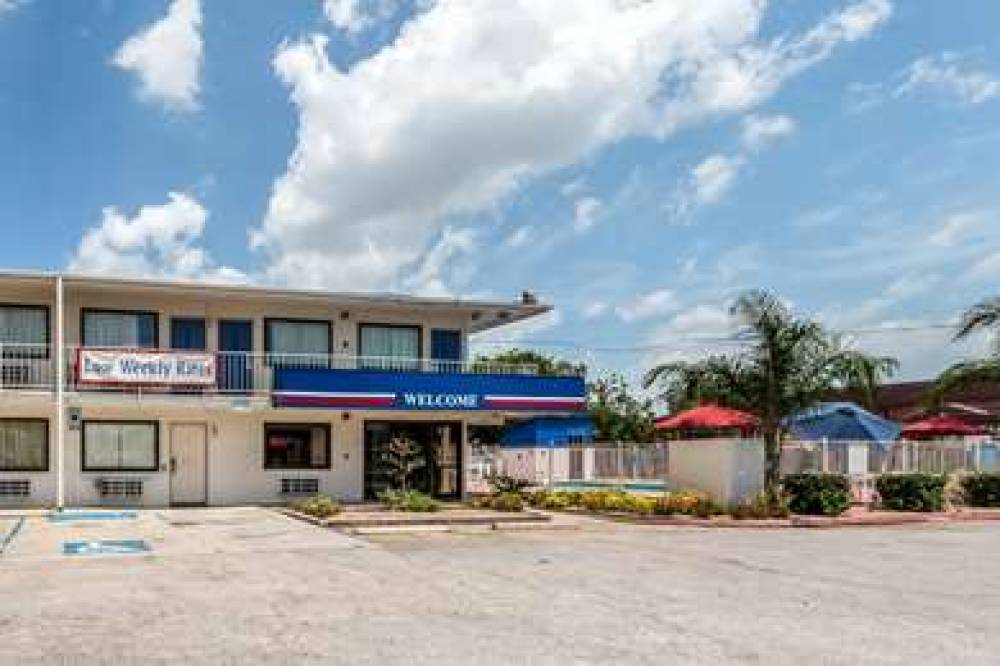 Motel 6 Victoria 2