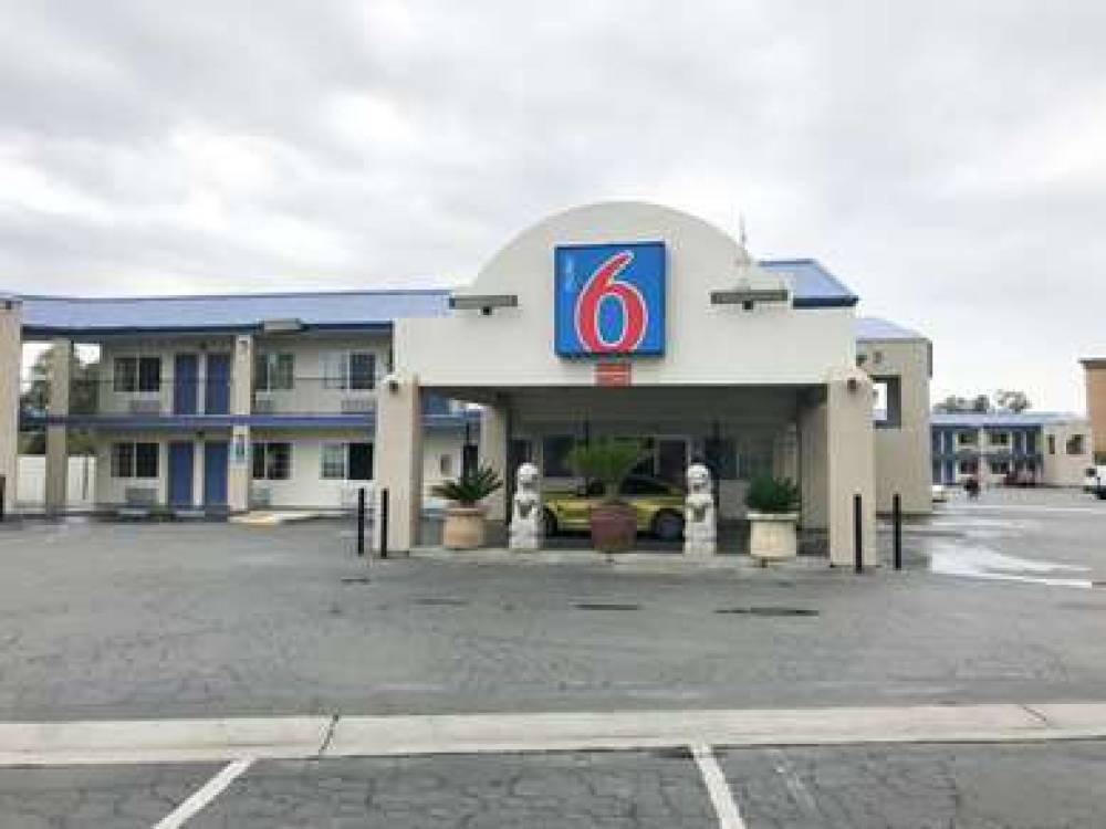 Motel 6 Visalia Ca