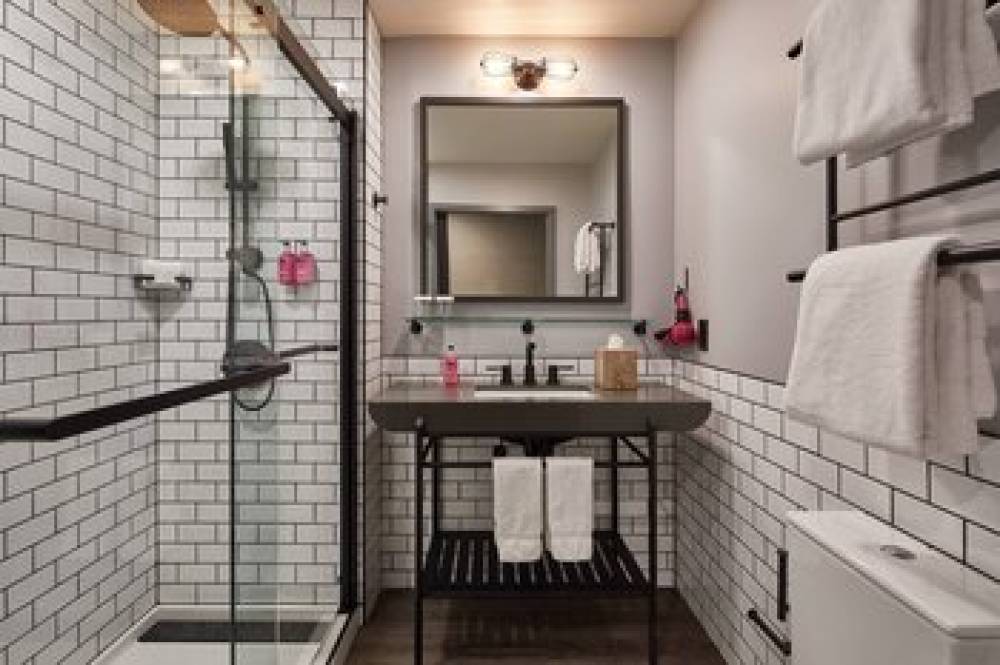 Moxy Cincinnati Downtown 3