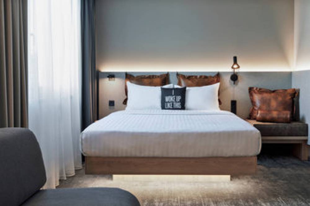 Moxy Hamburg City 9