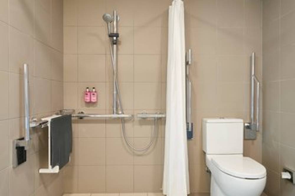 Moxy London Excel 10
