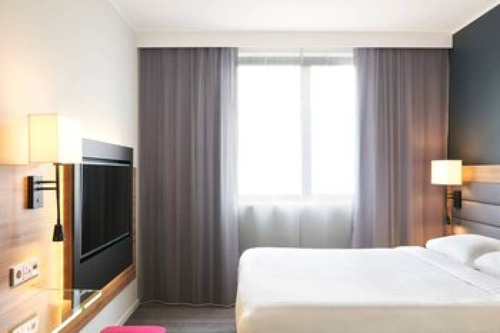 Moxy London Excel 5