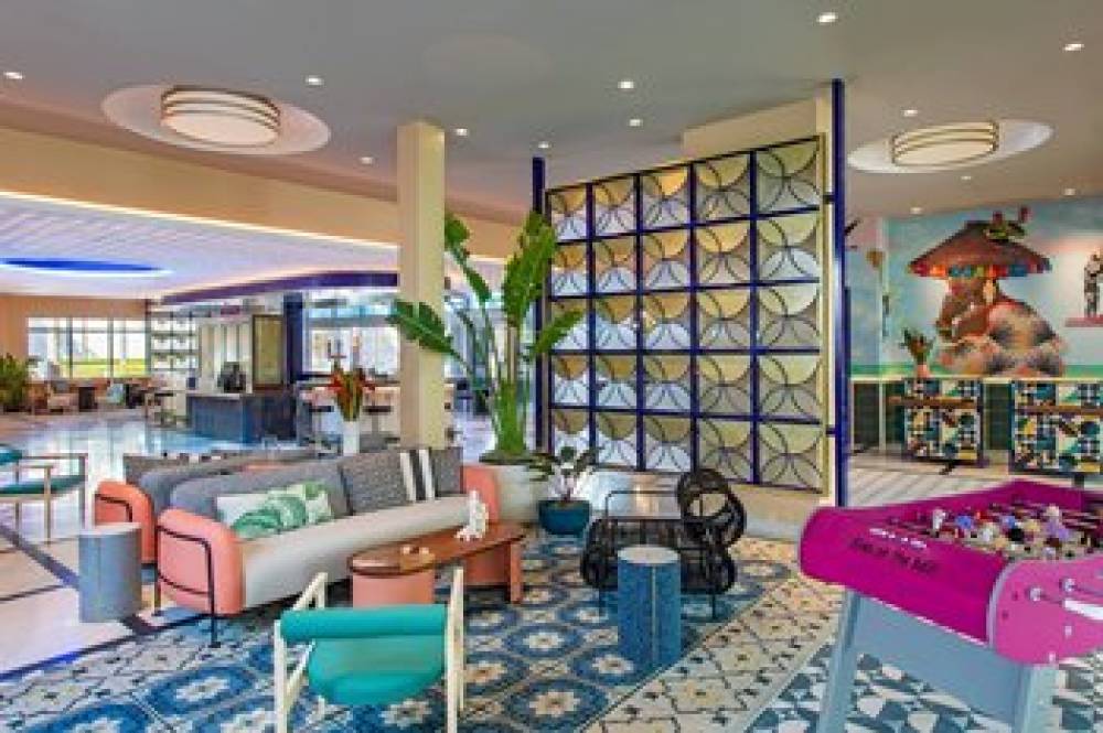 Moxy Miami South Beach 4
