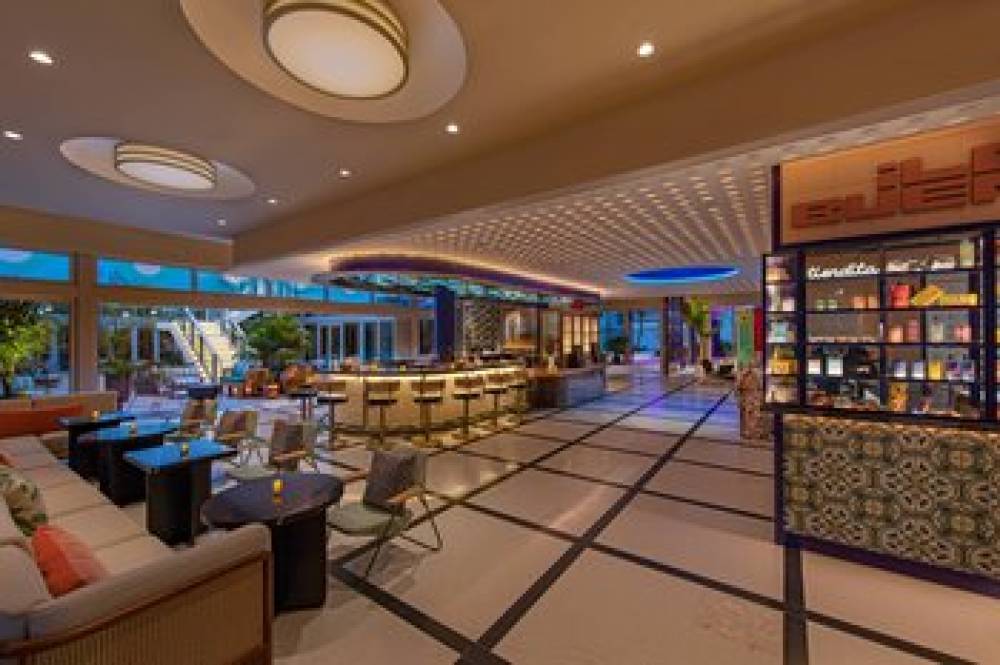 Moxy Miami South Beach 8