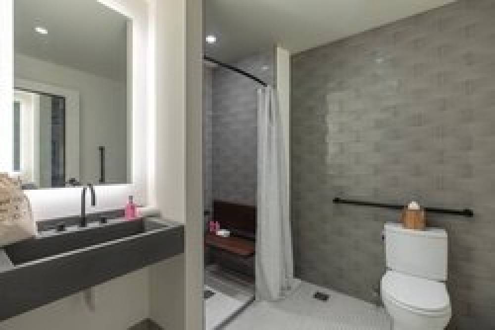 Moxy NYC Downtown 5