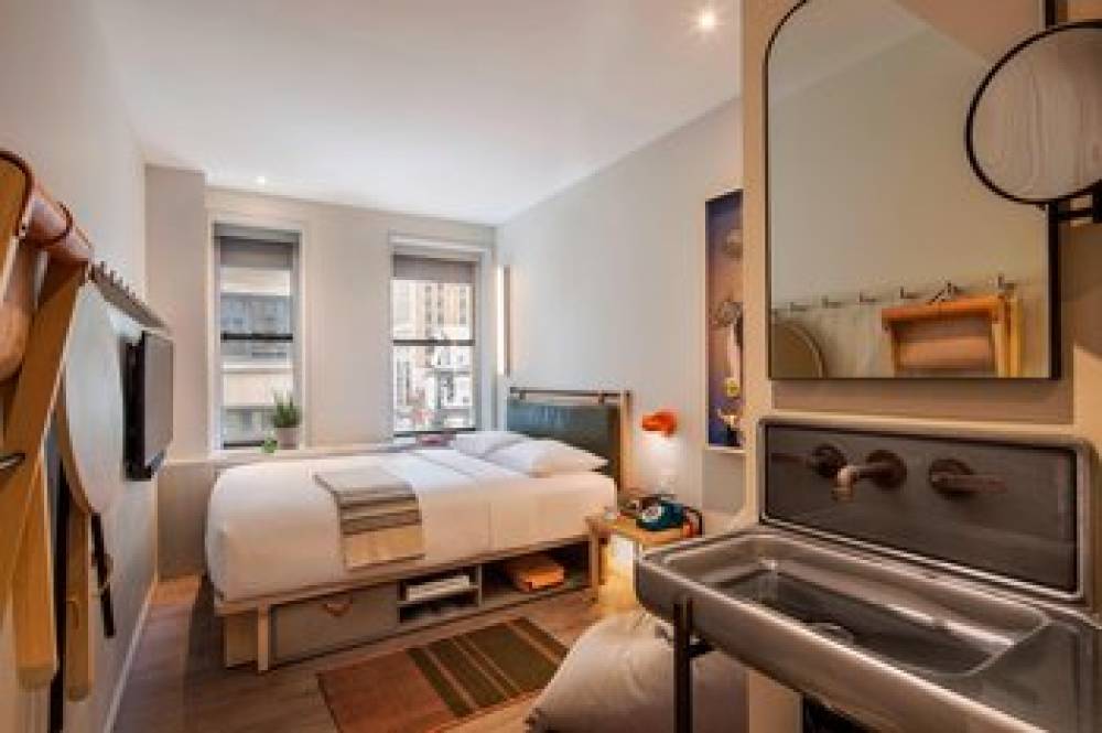 Moxy NYC Times Square 7