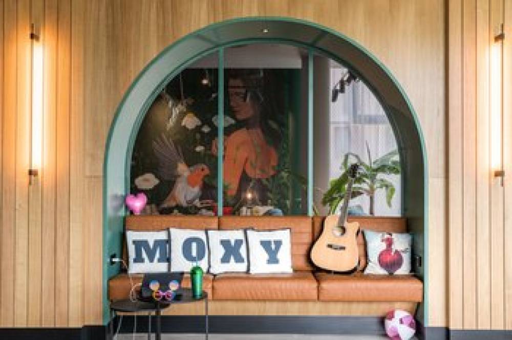 Moxy Paris Val D-Europe 10
