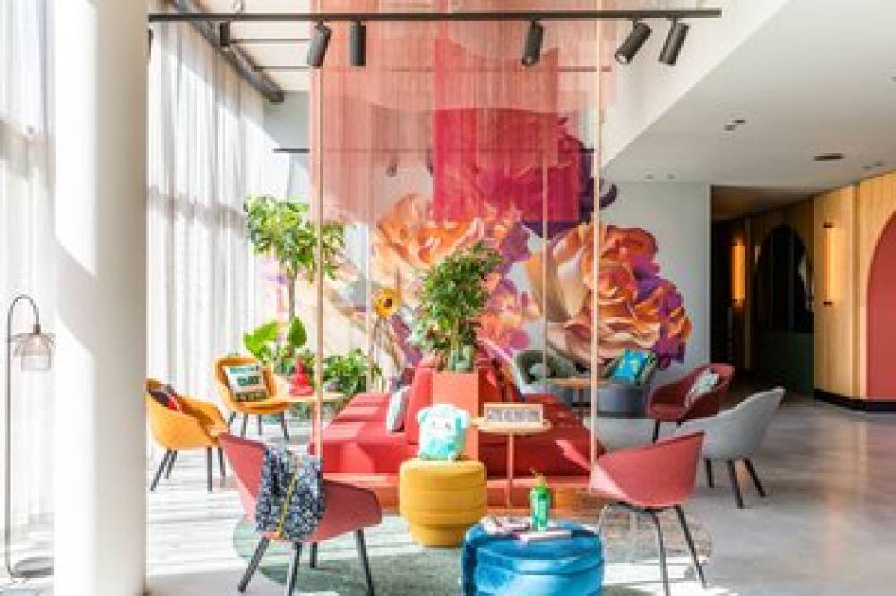 Moxy Paris Val D-Europe 8