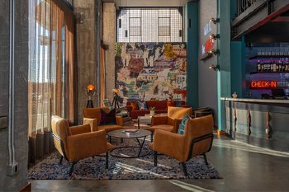 Moxy Phoenix Downtown 7