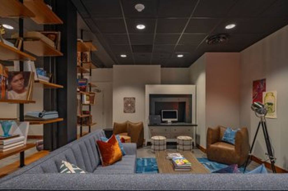 Moxy Phoenix Downtown 6