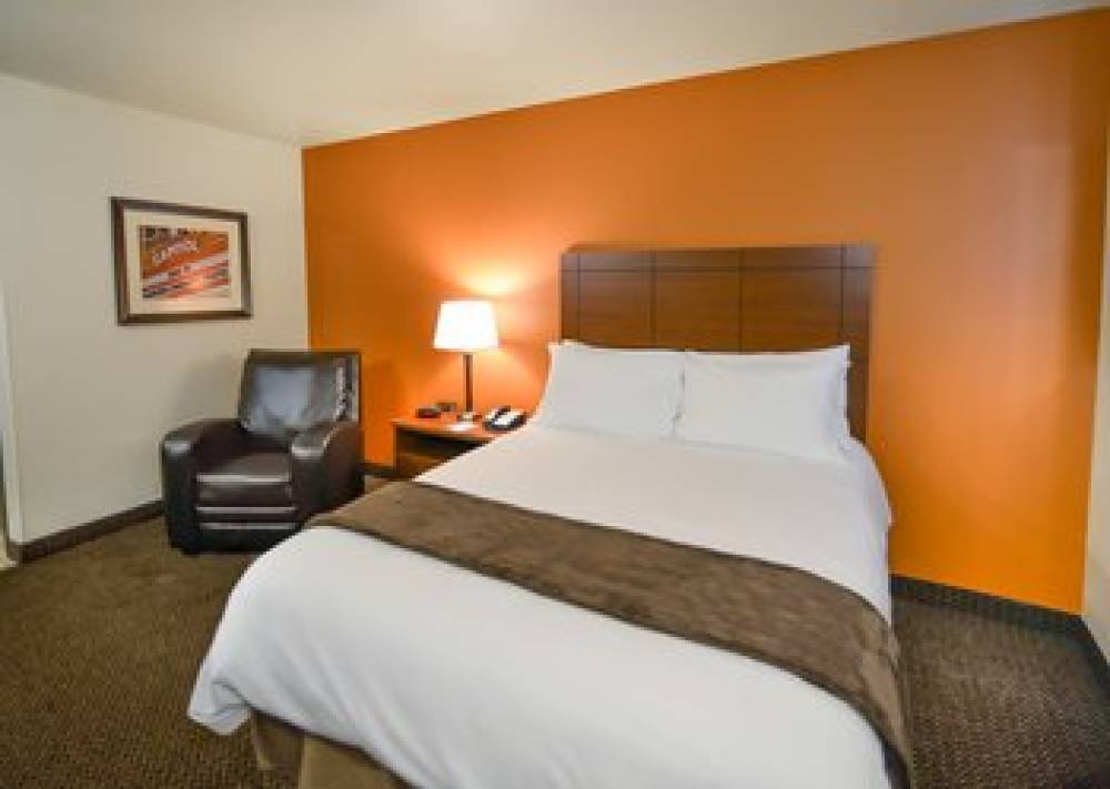 MY PLACE HOTEL-GRAND FORKS ND 9