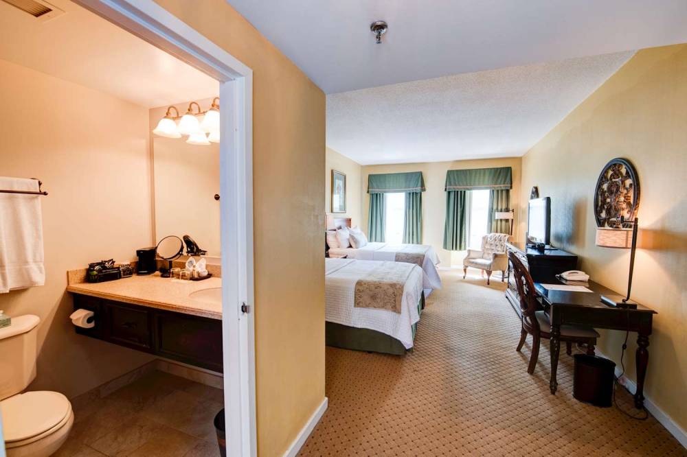 Nassau Inn 10