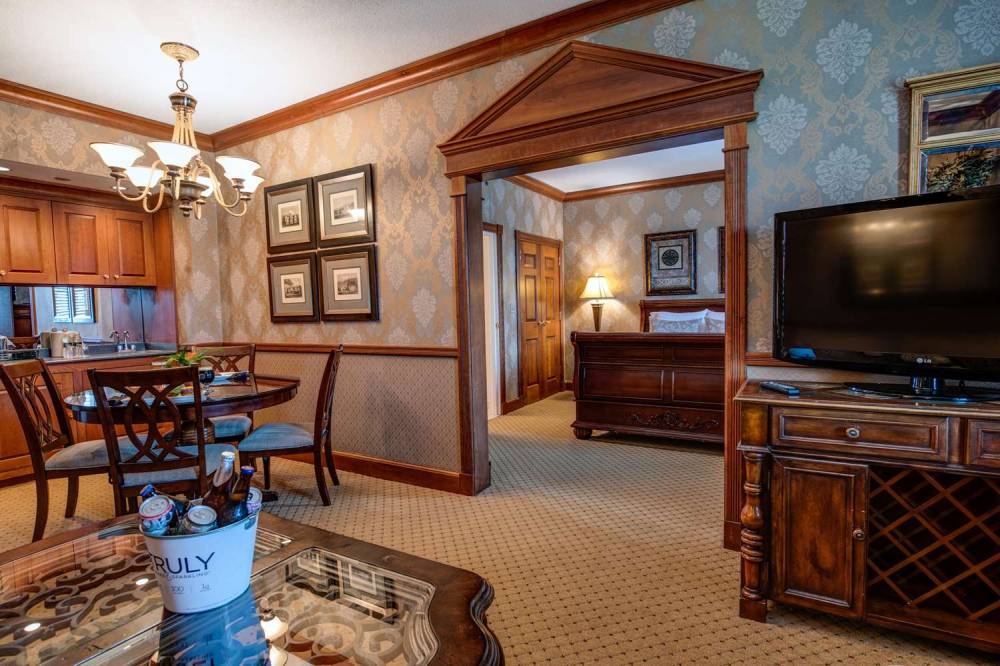 Nassau Inn 5
