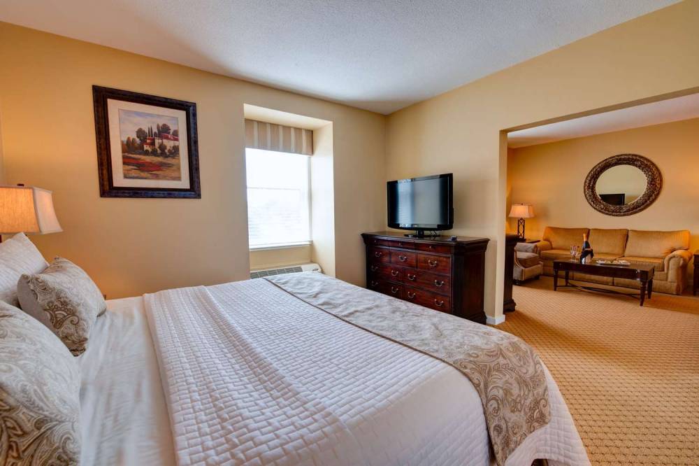 Nassau Inn 6