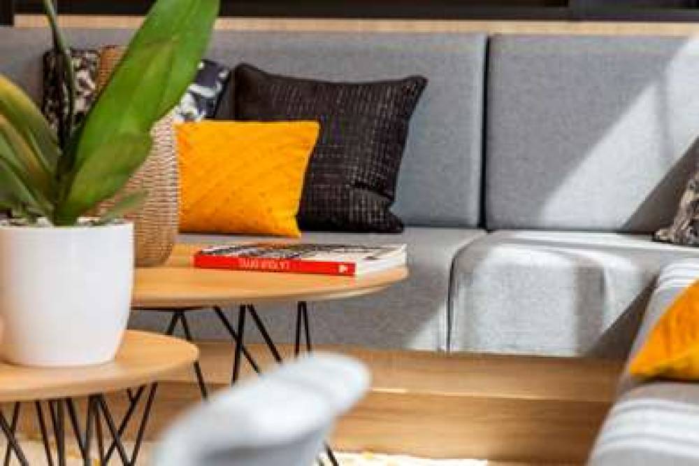 NEMEA APPART HOTEL VELIZY EUROPE 8