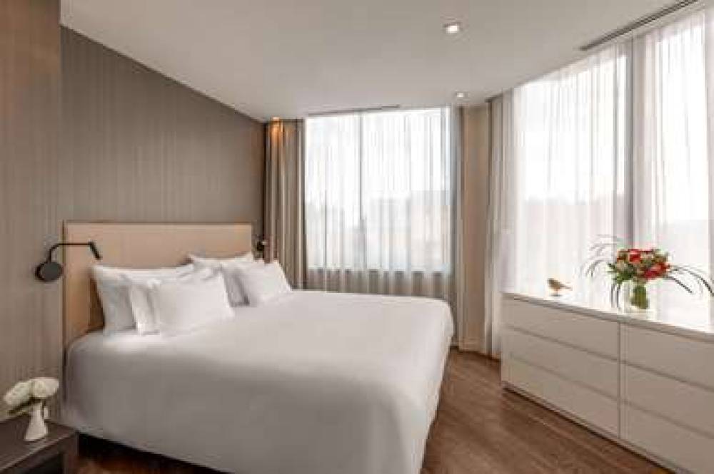 NH COLLECTION BUDAPEST CITY CE 8