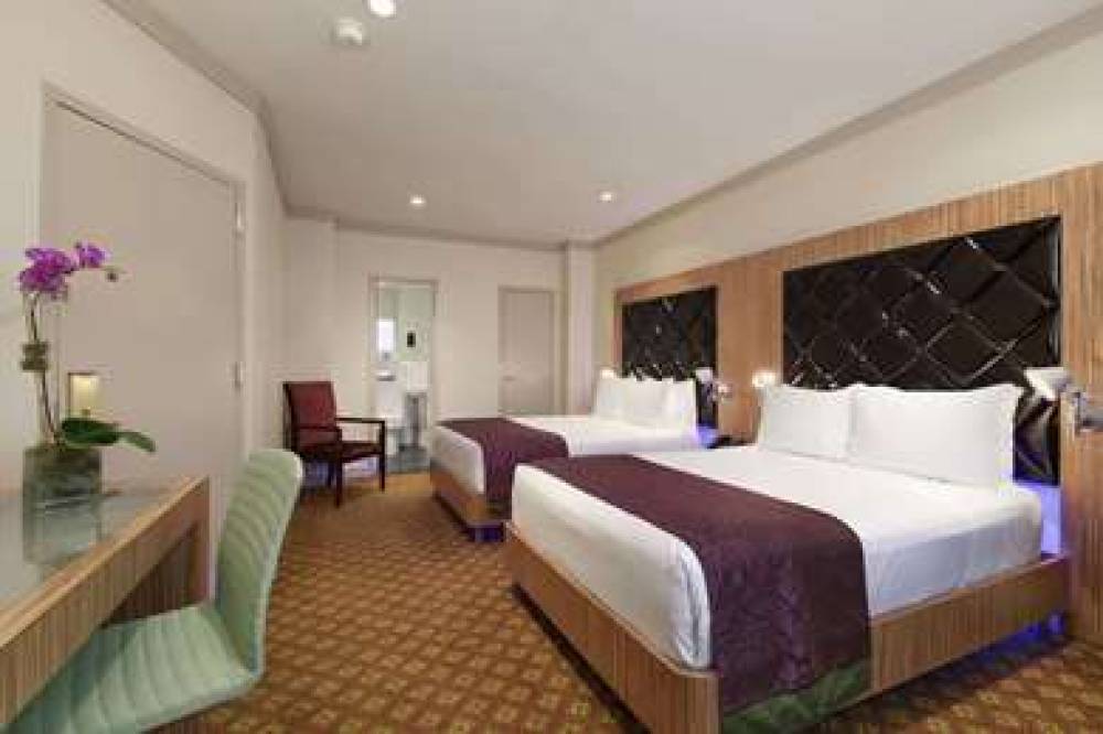 NIGHT HOTEL BROADWAY 2