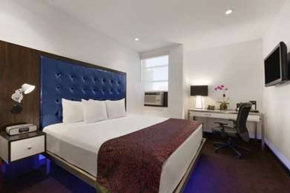 NIGHT HOTEL BROADWAY 8