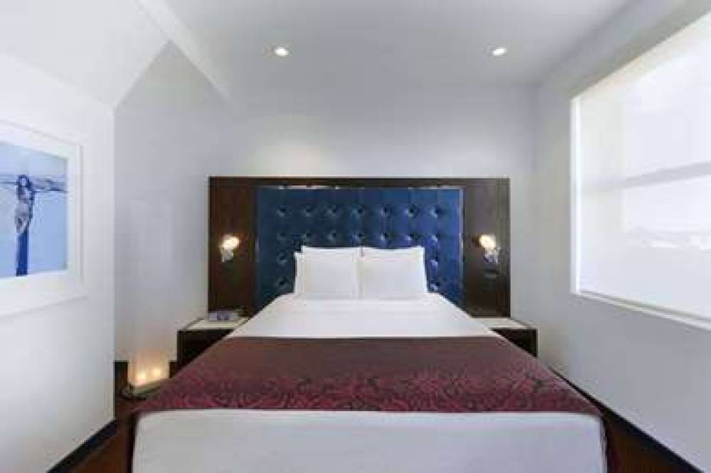 NIGHT HOTEL BROADWAY 10