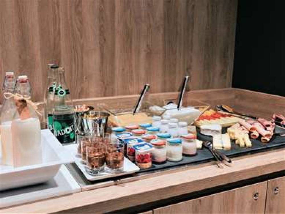 Novotel Angers Centre Gare 9