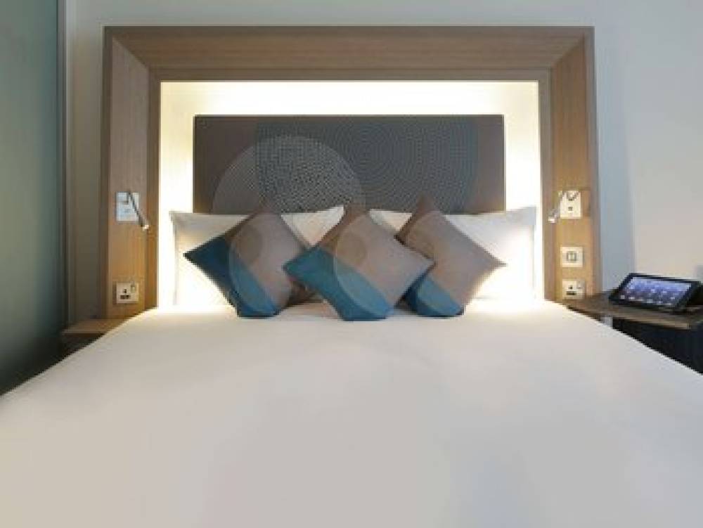 Novotel London Brentford 1