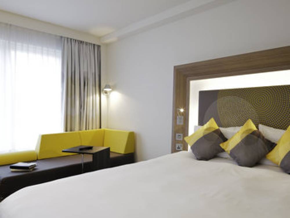 Novotel London Brentford 8