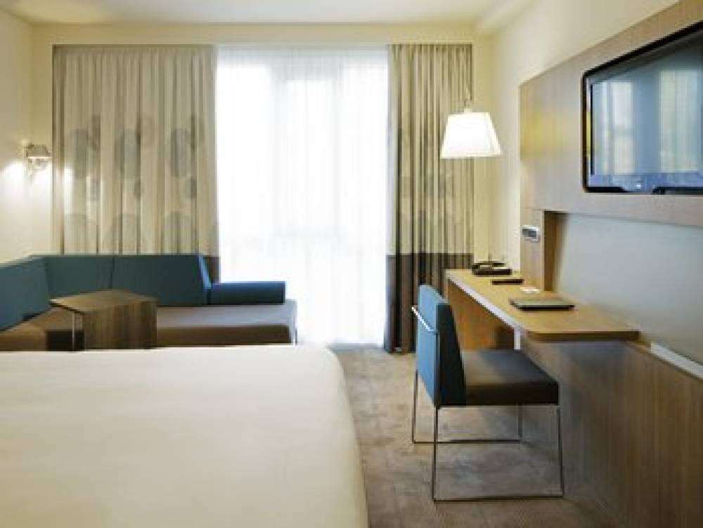 Novotel London Brentford 9