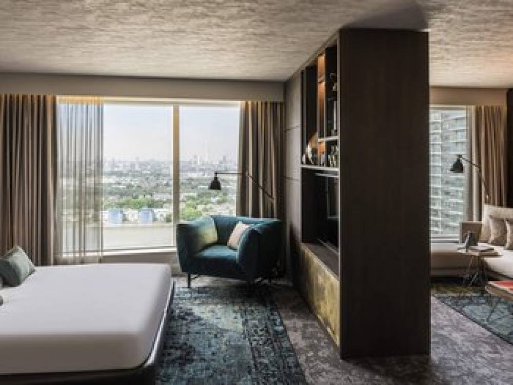 Novotel London Canary Wharf 2