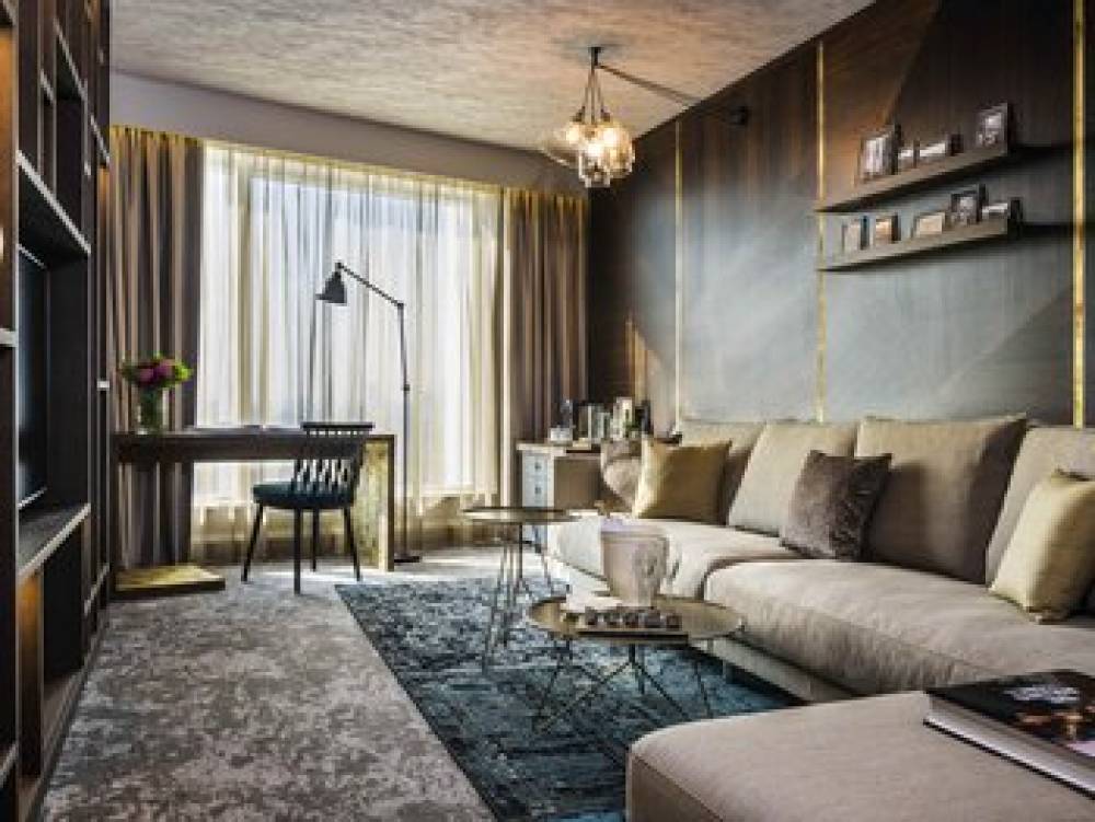 Novotel London Canary Wharf 7