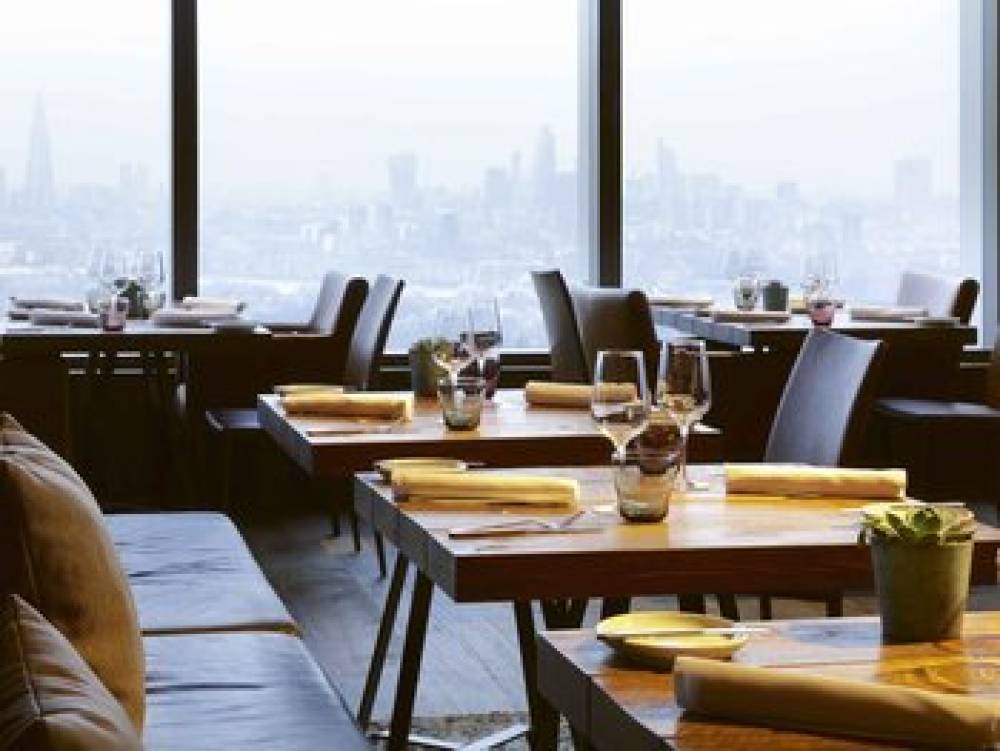 Novotel London Canary Wharf 8