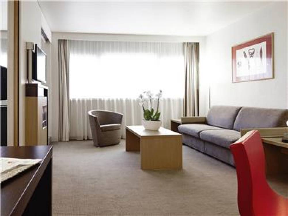 Novotel London Heathrow Airport - M4 Jct 4 6