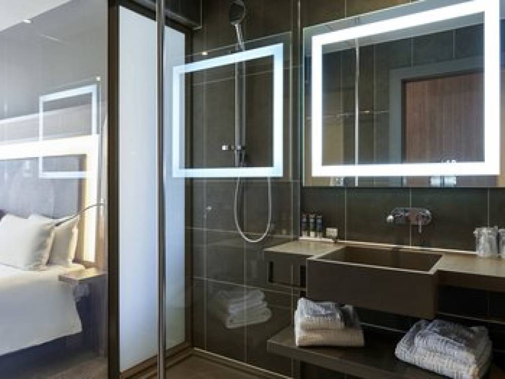 Novotel London Heathrow Airport T1 T2 And T3 6
