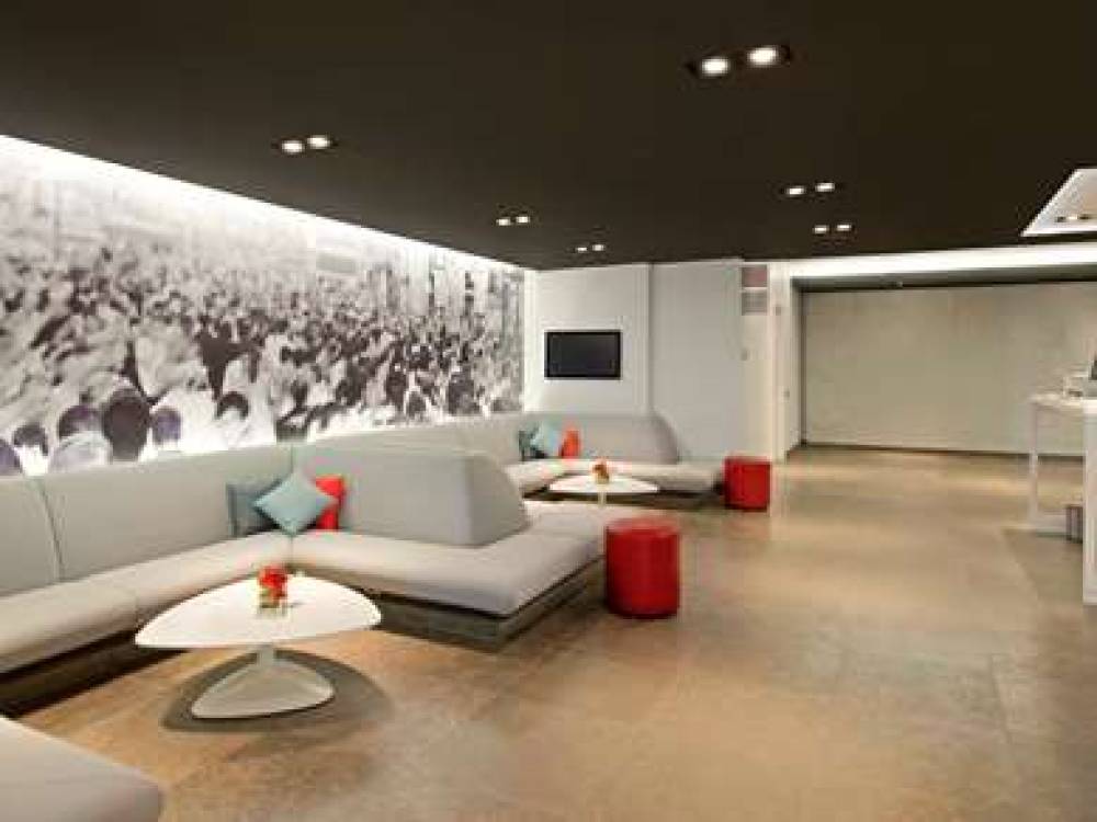 Novotel Montreal Centre 4