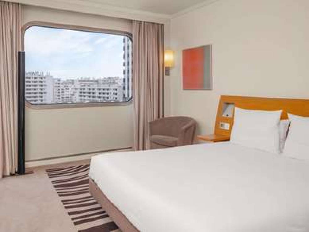 Novotel Paris Centre Tour Eiffel 9