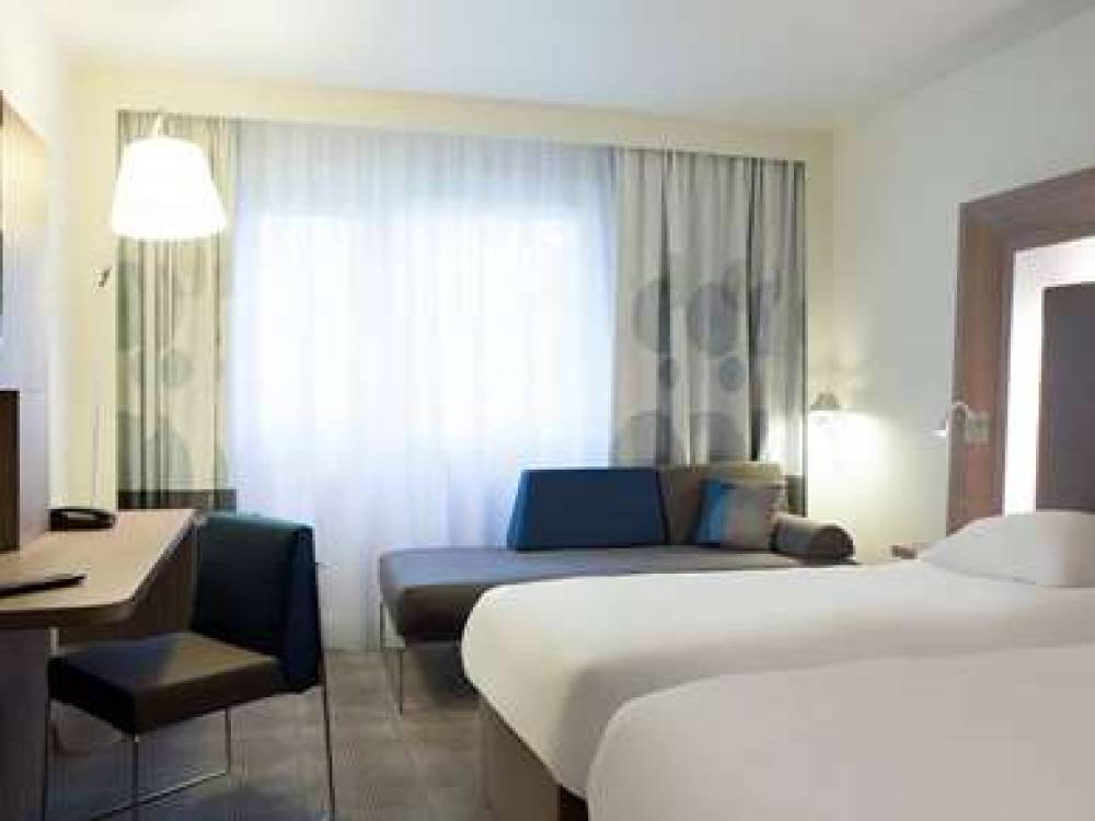 Novotel Paris La Defense Esplanade 9