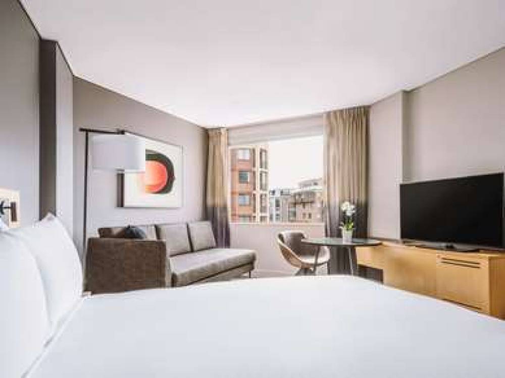 Novotel Sydney On Darling Harbour 6