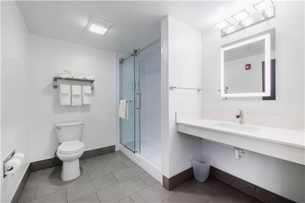 OAKFIELD HOTEL AND SUITES ROCHESTER 9